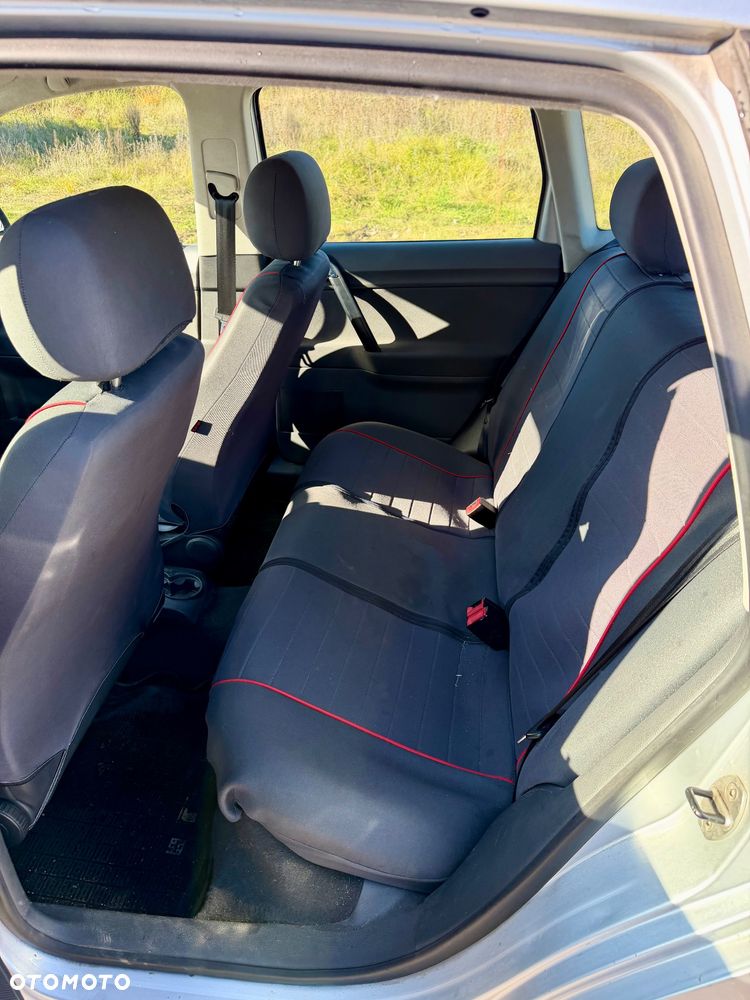 Volkswagen Polo - 8