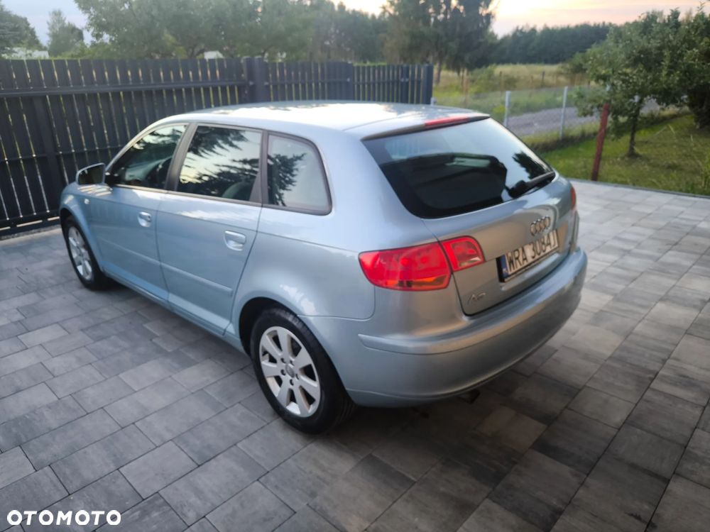Audi A3 Sportback 1.6 FSI Ambiente - 30