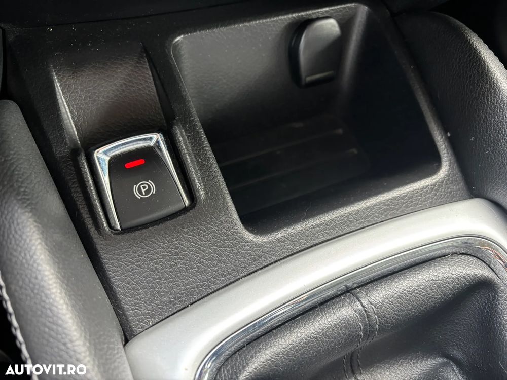 Nissan Qashqai 1.5 DCI Start/Stop N-Connecta - 24