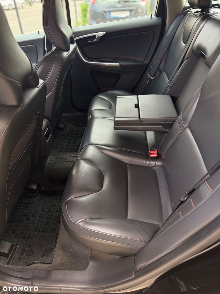 Volvo XC 60 D3 Drive-E Ocean Race - 8