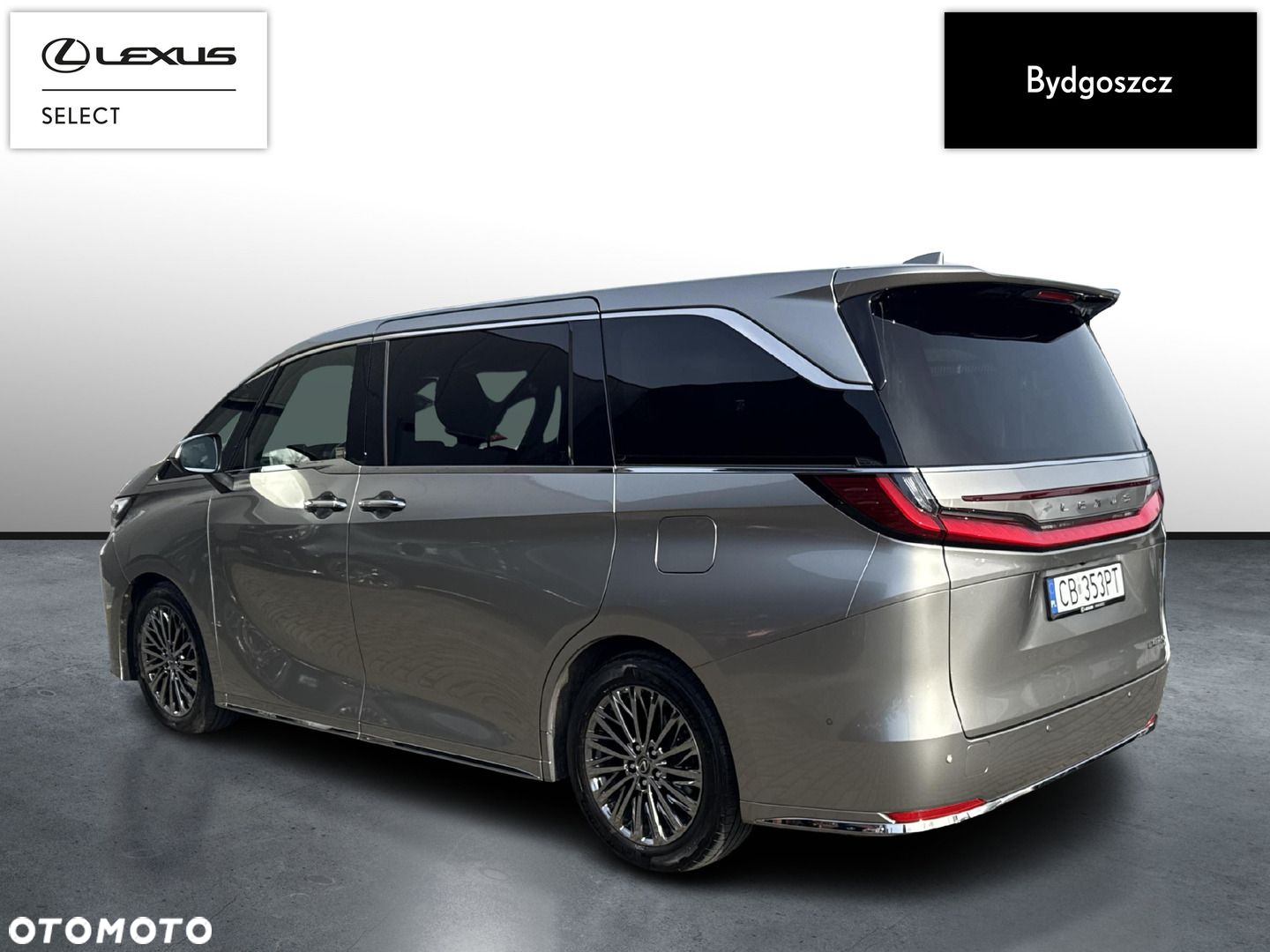 Lexus LM - 4