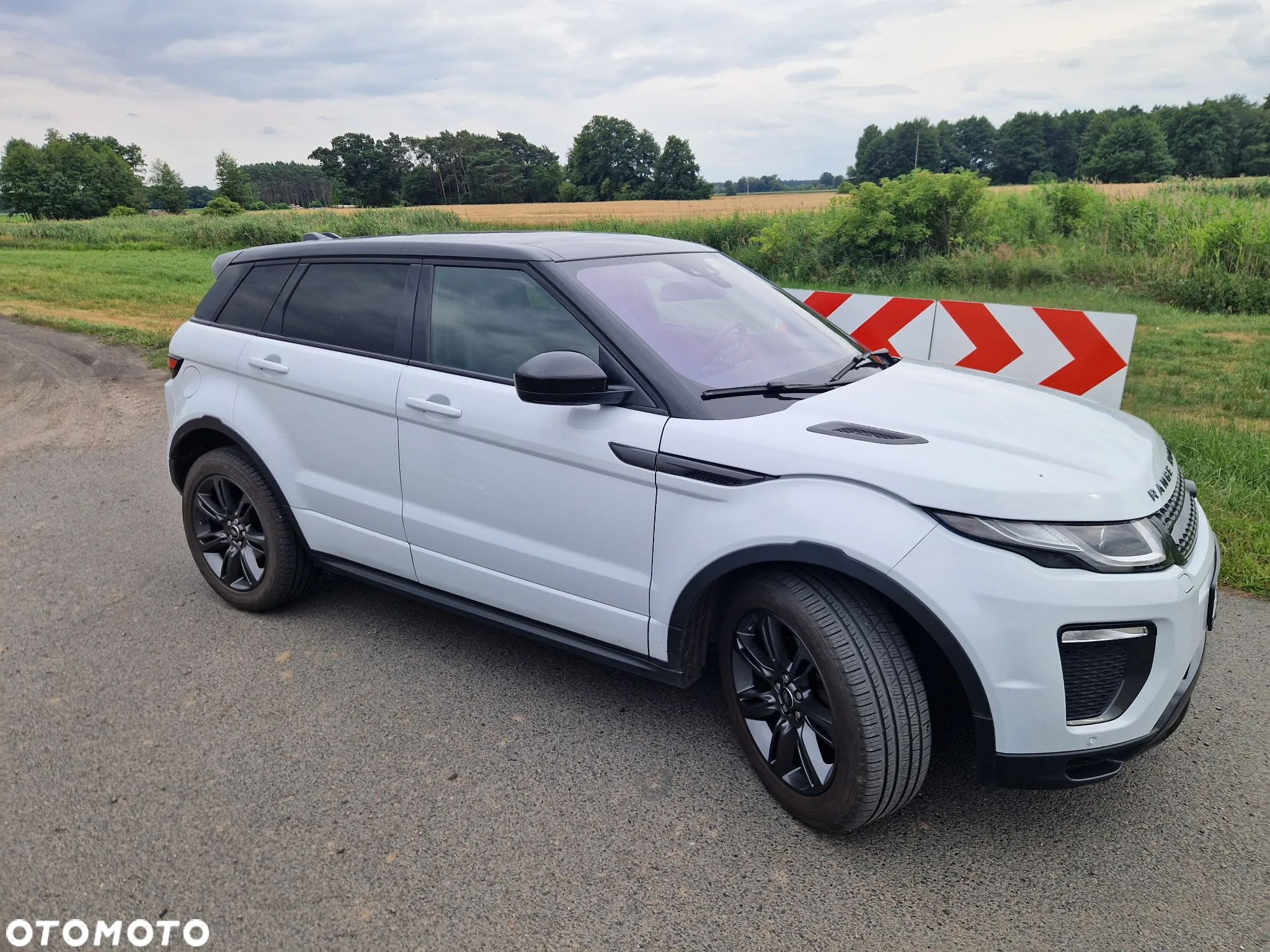 Land Rover Range Rover Evoque - 12