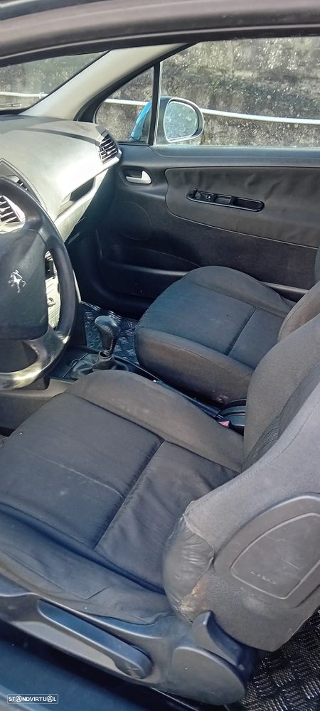 Peugeot 207 1.4 HDi Urban - 5