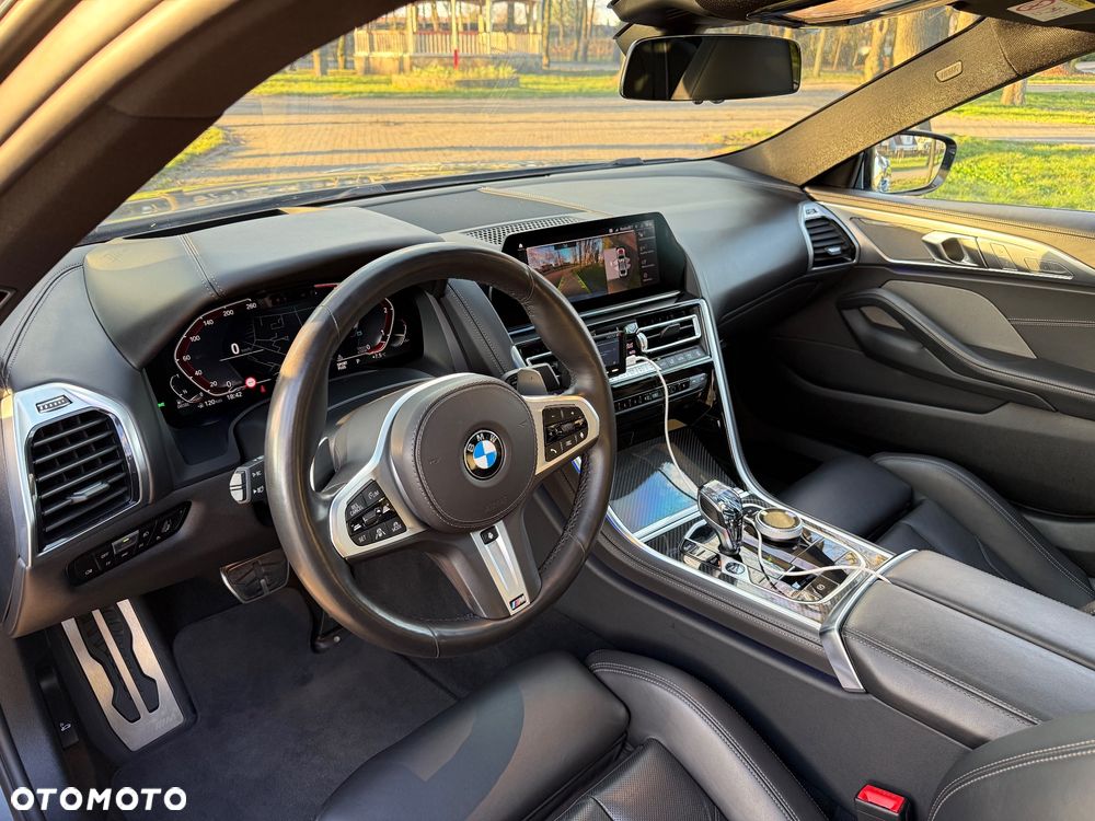 BMW Seria 8 - 22