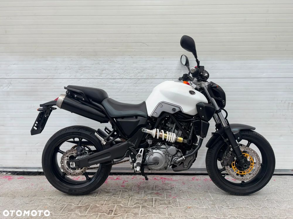Yamaha MT - 6