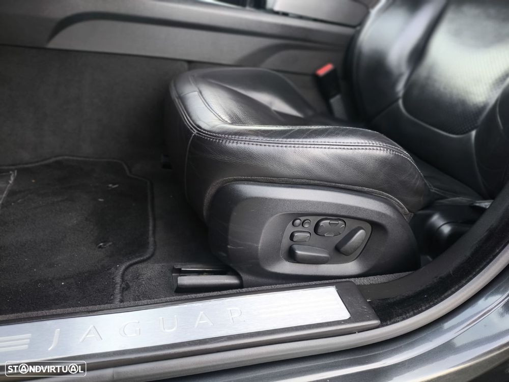 Jaguar XF - 10