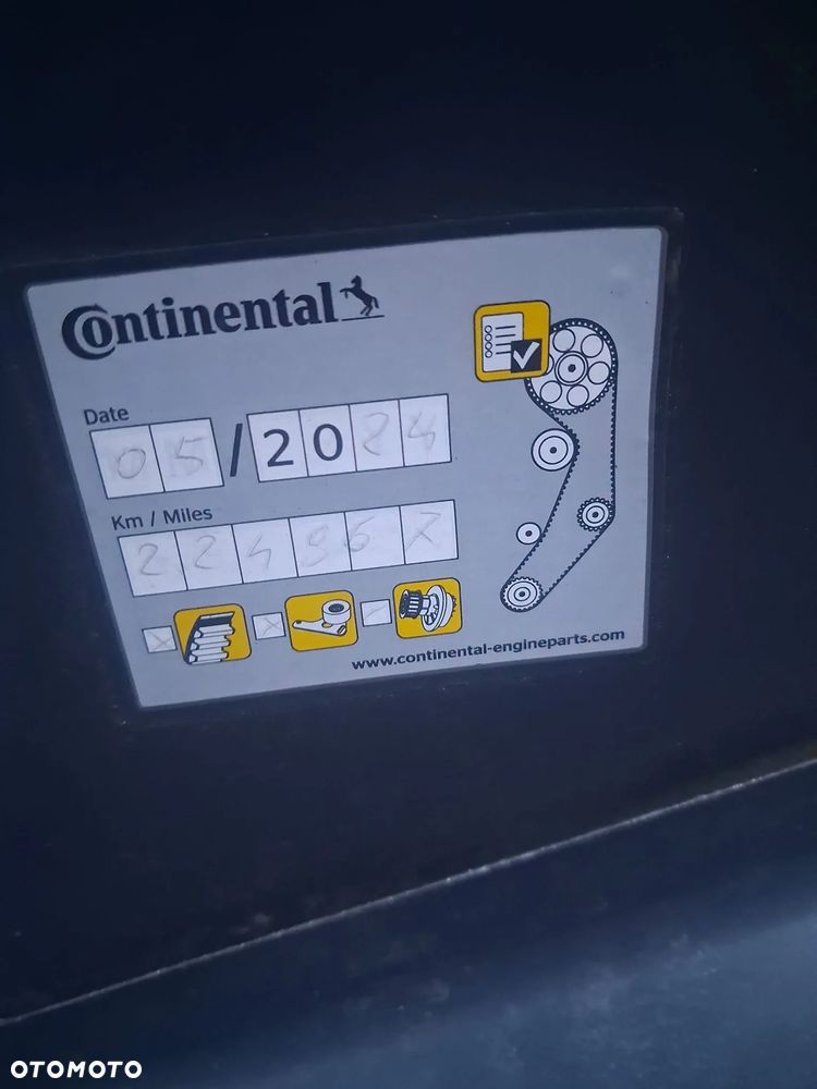 Volkswagen Passat 2.0 TDI SCR BlueMotion Comfortline - 19