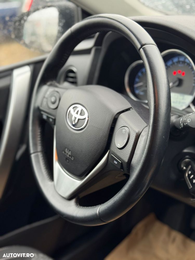 Toyota Auris 1.4 D-4D Touring Sports Comfort - 7