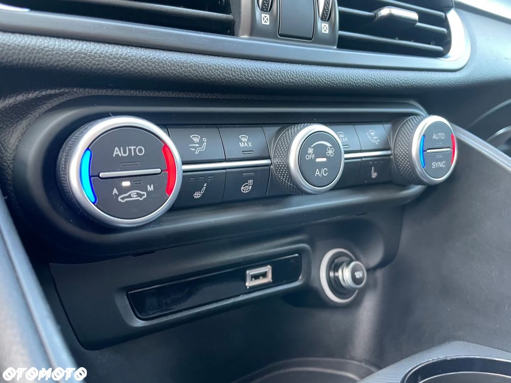 Alfa Romeo Giulia 2.0 Turbo Super - 31