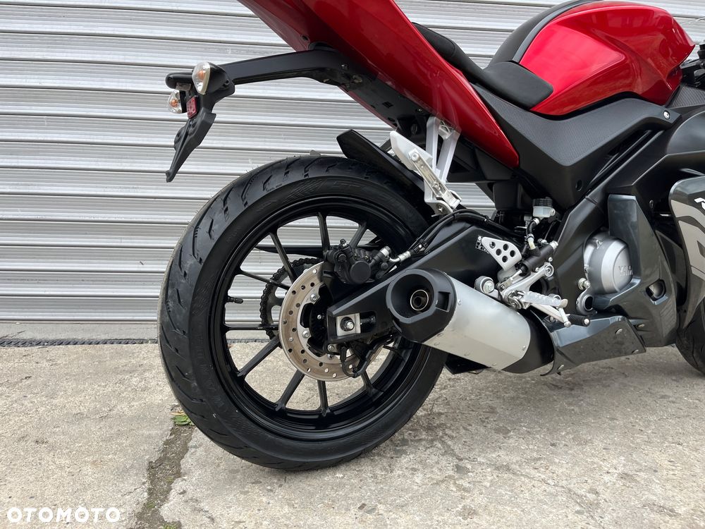 Yamaha YZF - 24