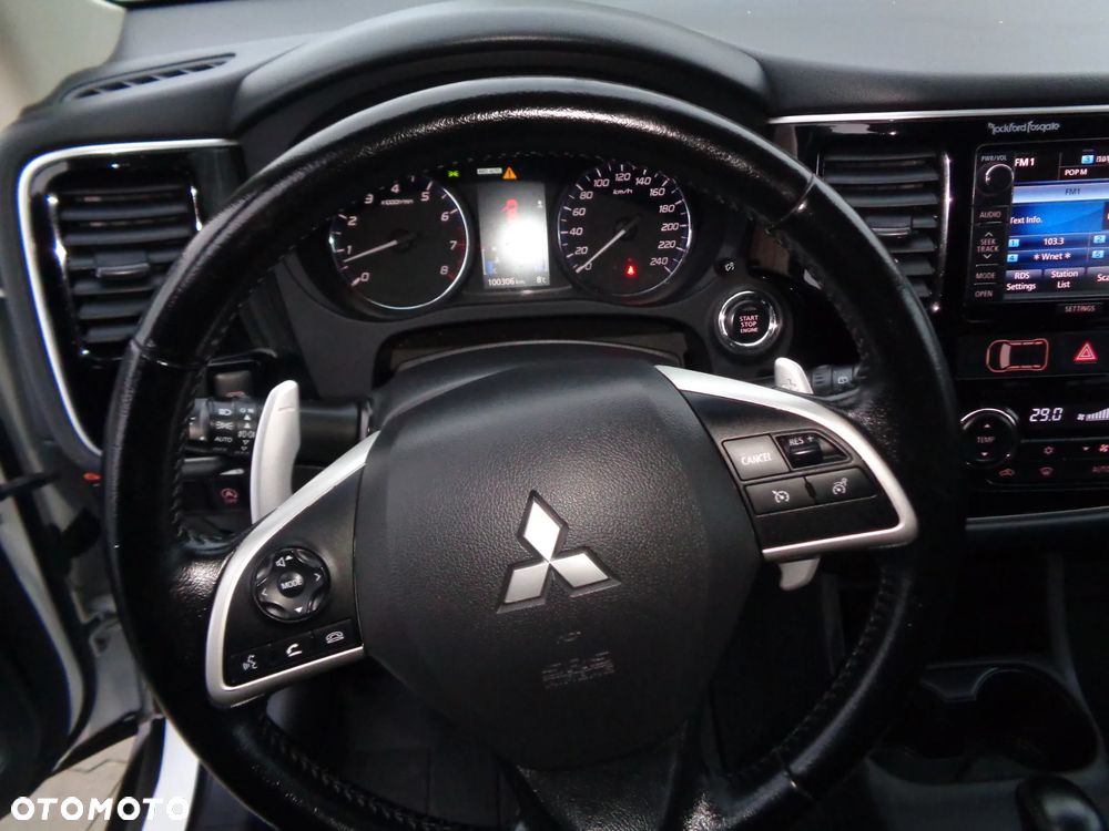 Mitsubishi Outlander 2.0 Intense Comfort 4WD CVT - 11