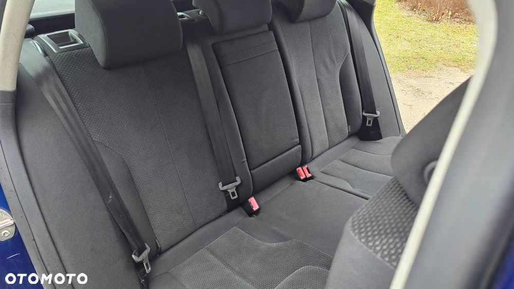 Volkswagen Passat 1.9 TDI DPF Individual - 30