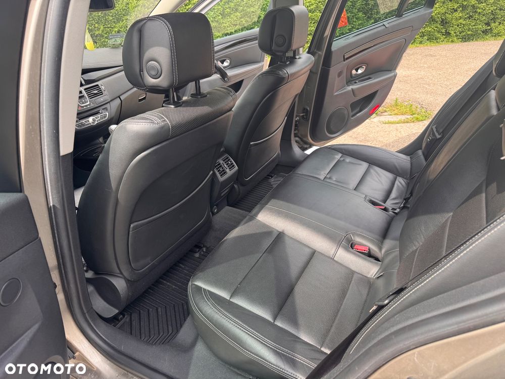 Renault Laguna 2.0 dCi FAP Initiale - 10