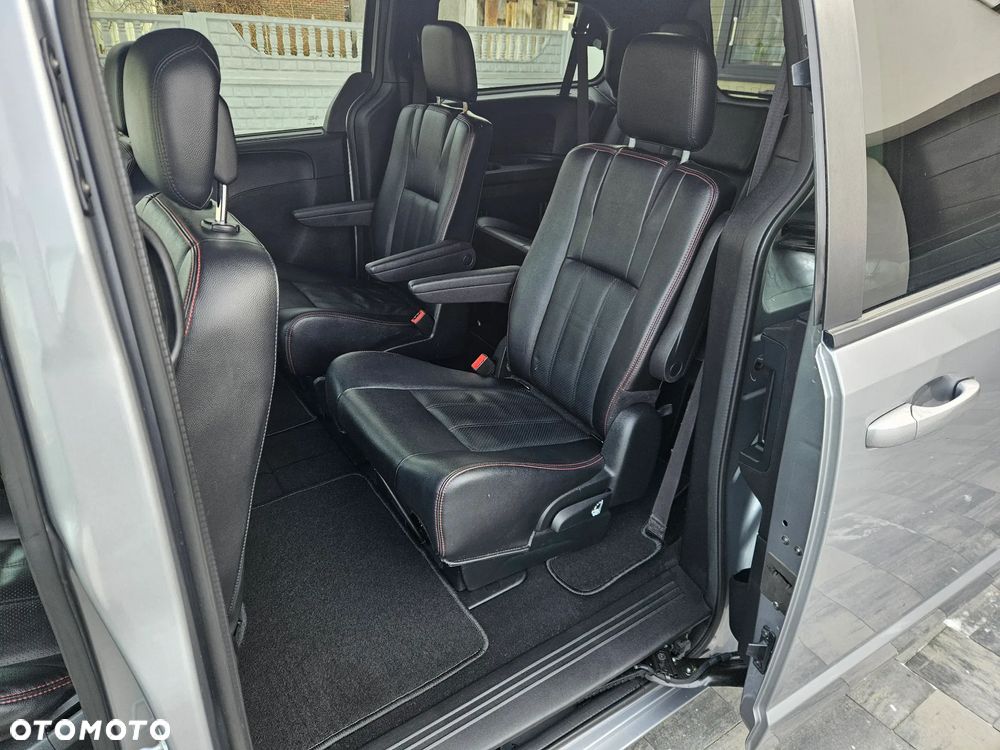 Dodge Grand Caravan 3.6 R/T - 10