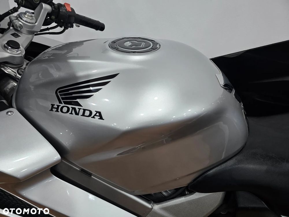 Honda VFR - 10