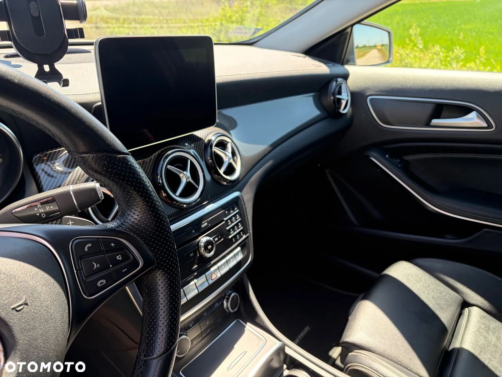 Mercedes-Benz GLA 200 7G-DCT AMG Line - 8