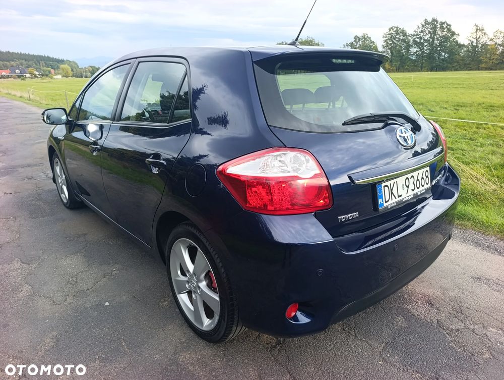 Toyota Auris 2010 photo 3