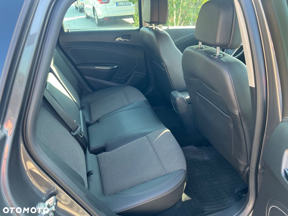 Opel Astra 1.4 T Enjoy S&S - 27