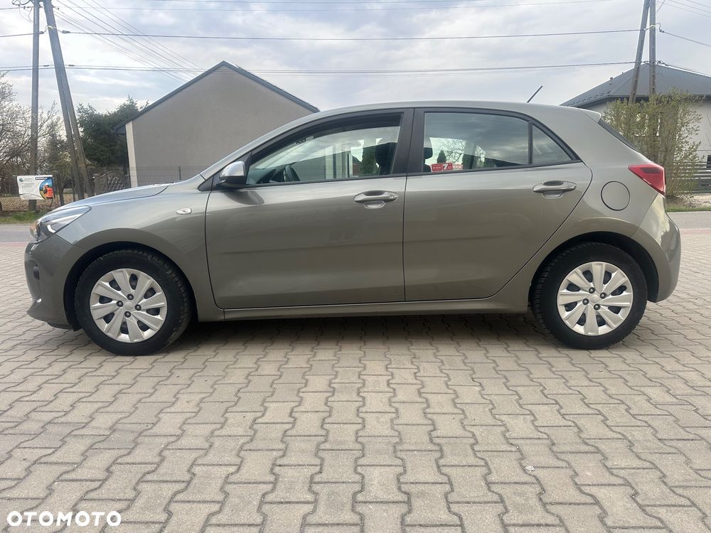 Kia Rio 1.2 L - 11
