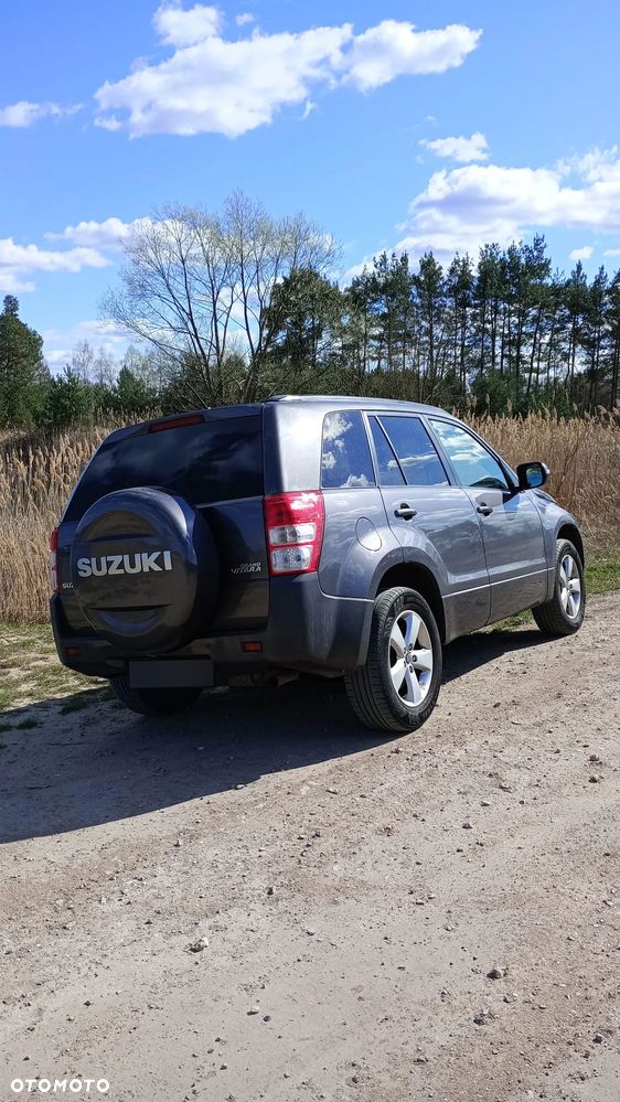 Suzuki Grand Vitara 2.4 De Luxe EU5 - 18