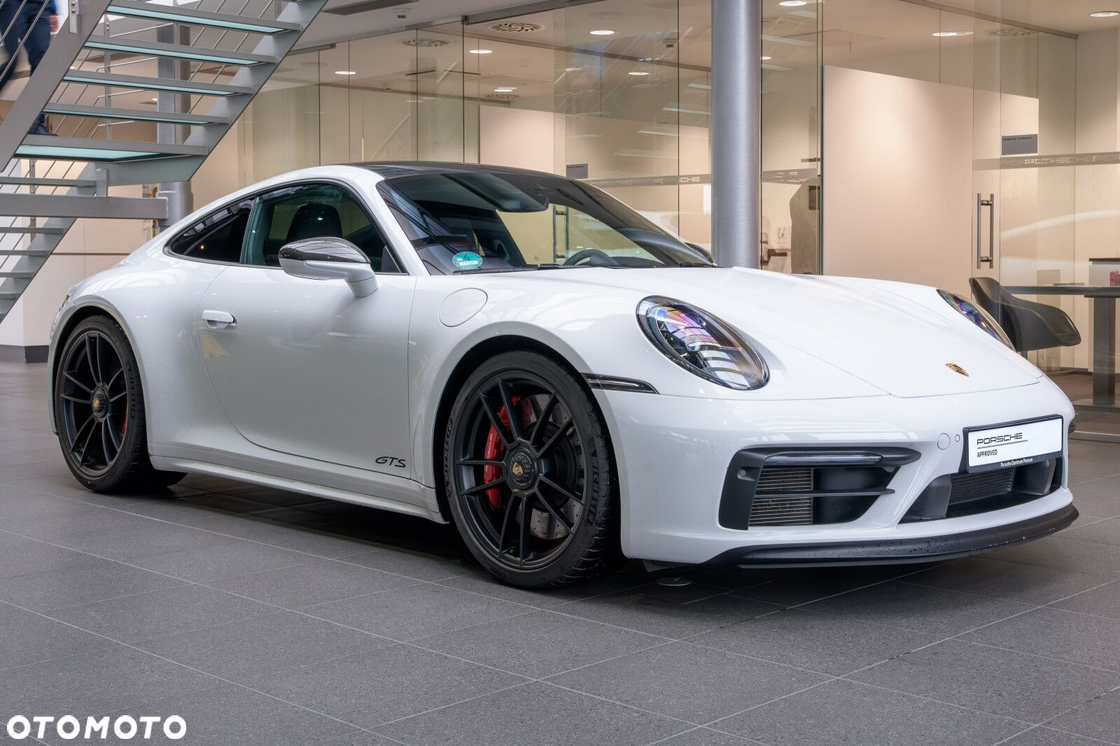 Porsche 911 Carrera 4 GTS - 2