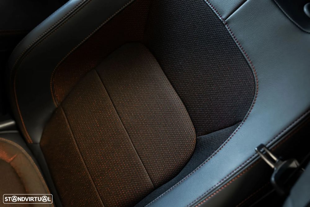 Jaguar XE 2.0 D R-Sport Aut. - 23