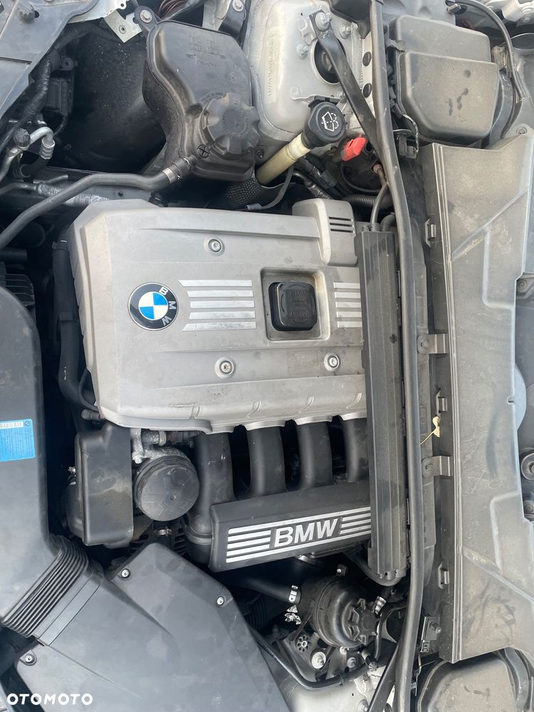 BMW Seria 3 ver-325i - 24