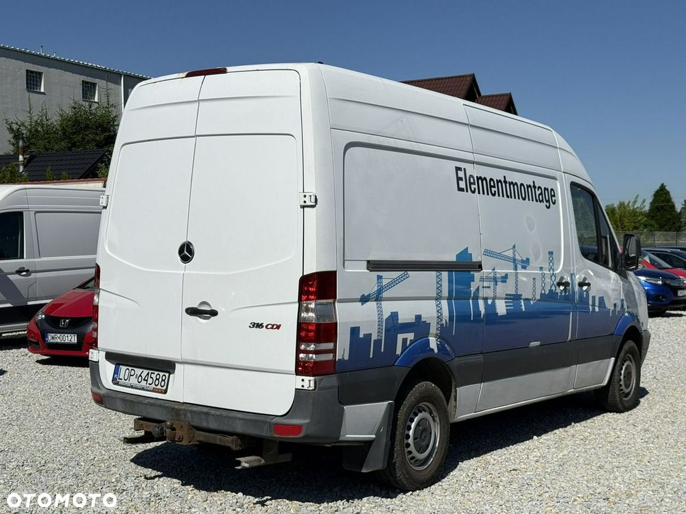 Mercedes-Benz Sprinter - 9