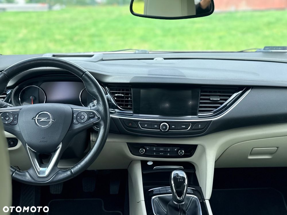 Opel Insignia 1.5 T Exclusive S&S - 9