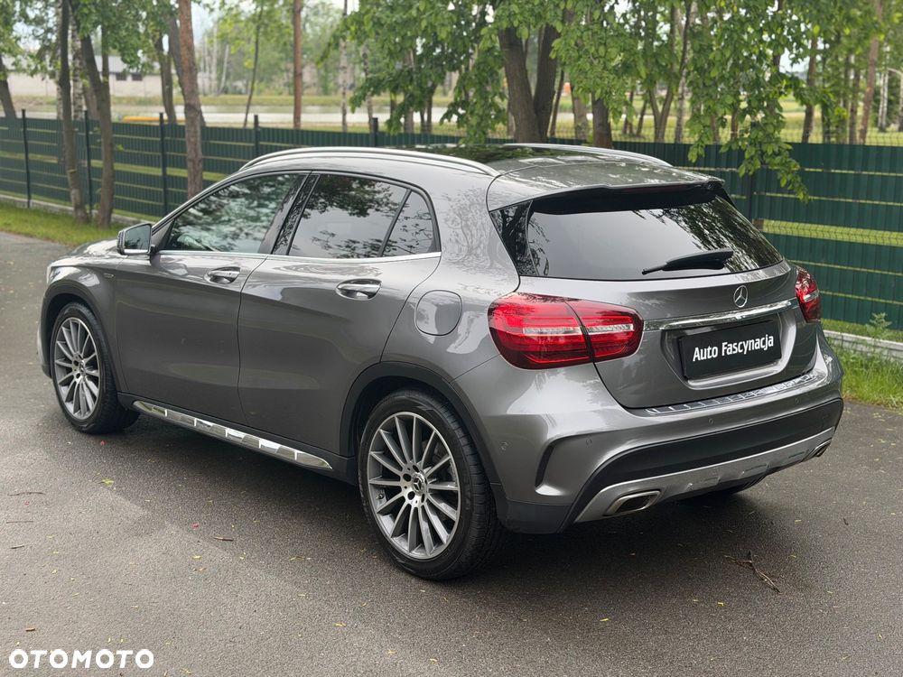 Mercedes-Benz GLA 200 7G-DCT AMG Line - 6