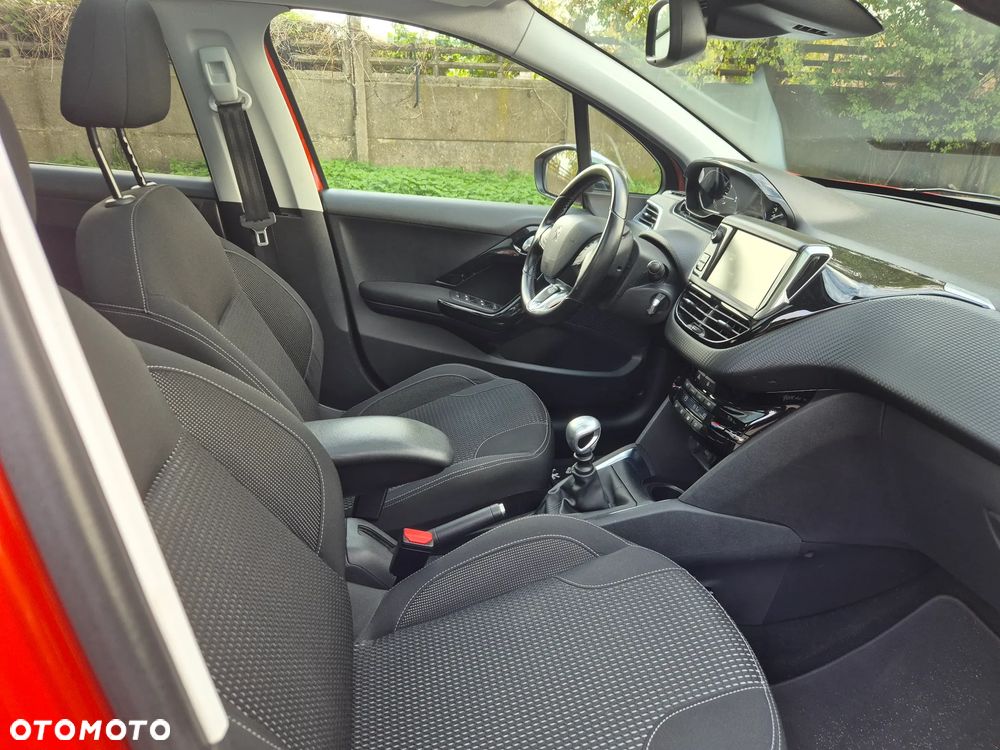 Peugeot 208 165 THP Stop & Start Allure - 25