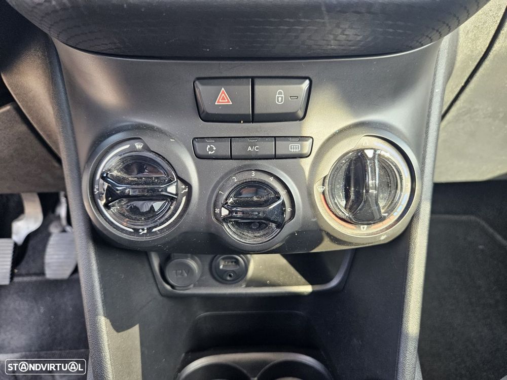 Peugeot 208 1.2 PureTech Style - 32