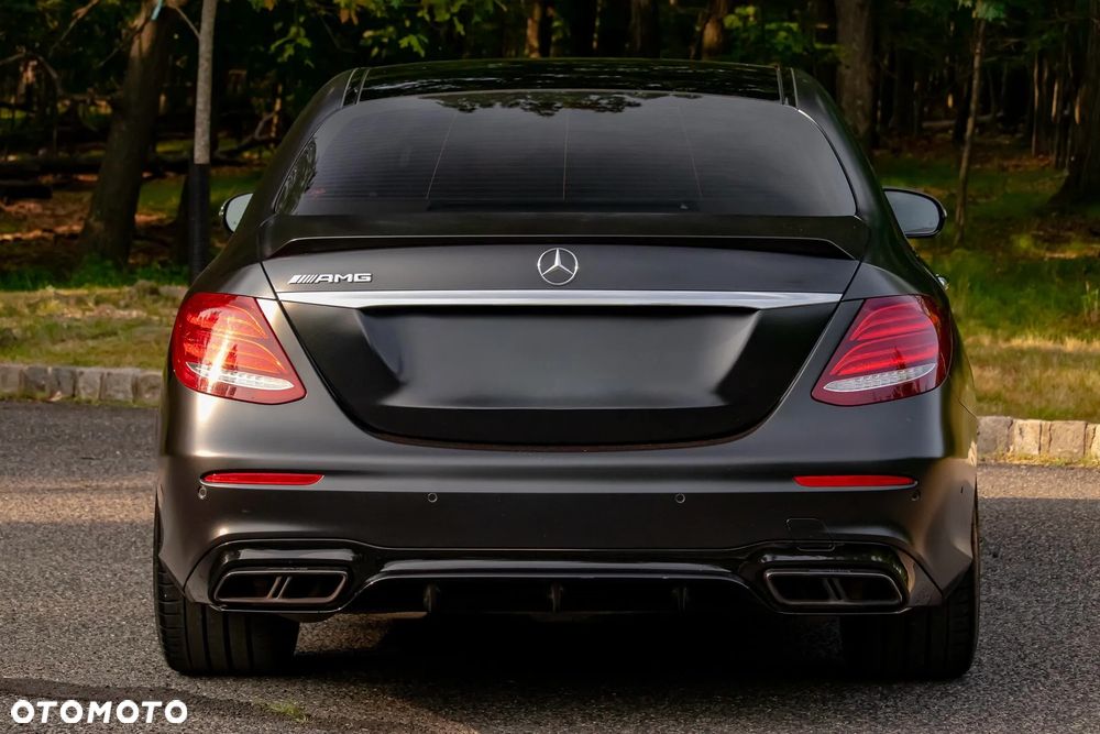 Mercedes-Benz Klasa E 300 9G-TRONIC AMG Line - 6