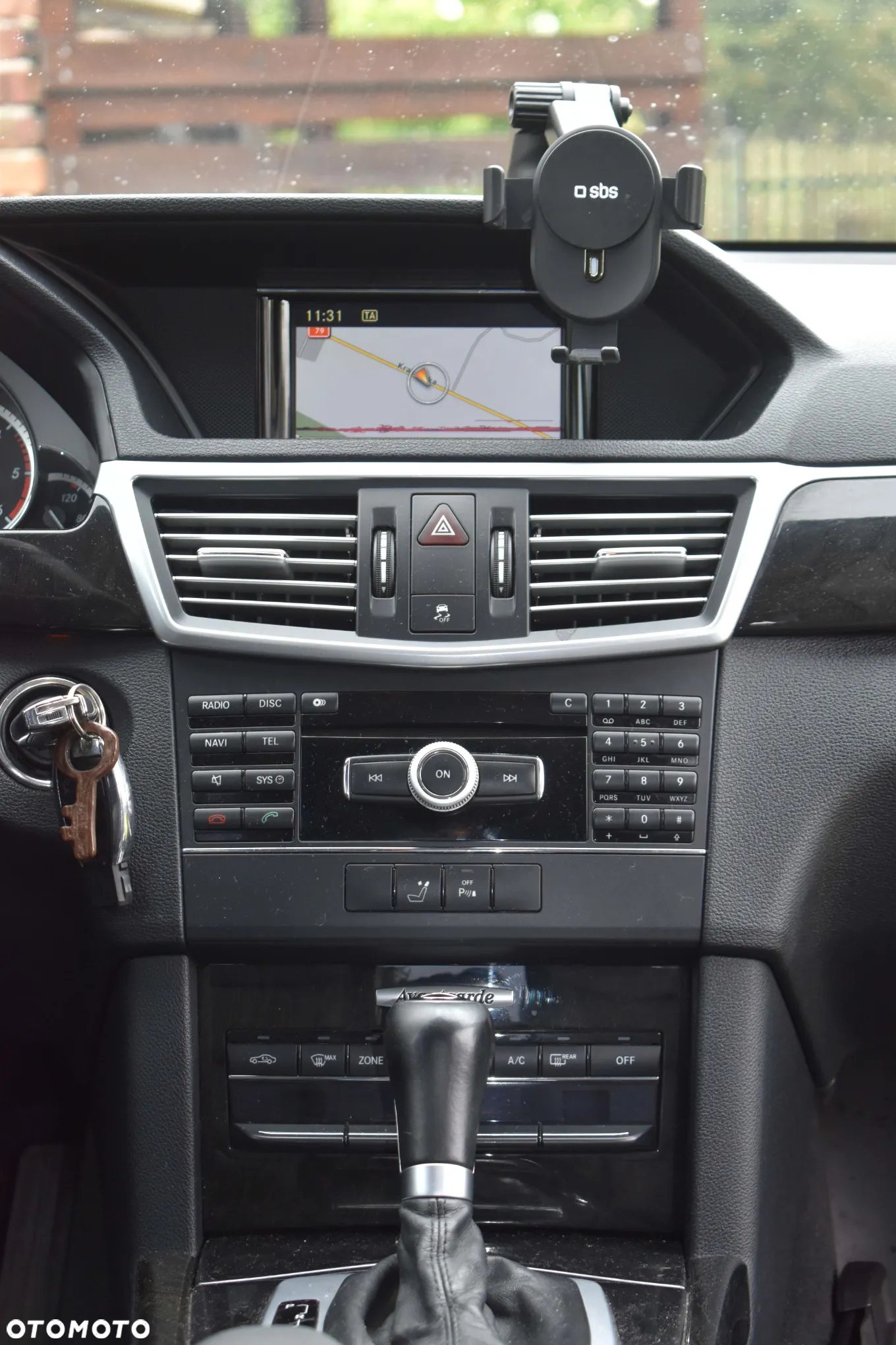 Mercedes-Benz Klasa E 220 CDI BlueEff Avantgarde - 9