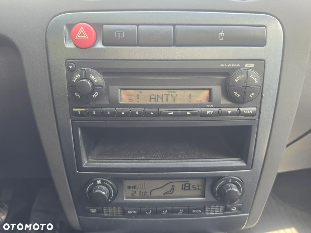 Seat Ibiza SC 1.4 16V Style - 12
