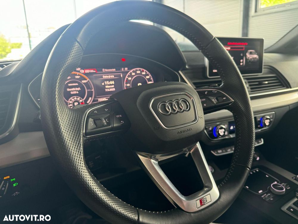 Audi Q5 55 TFSIe quattro S tronic S line - 19