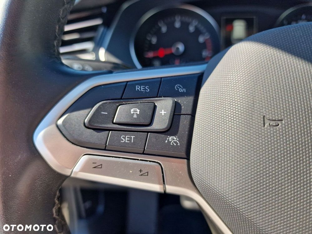 Volkswagen Passat - 31