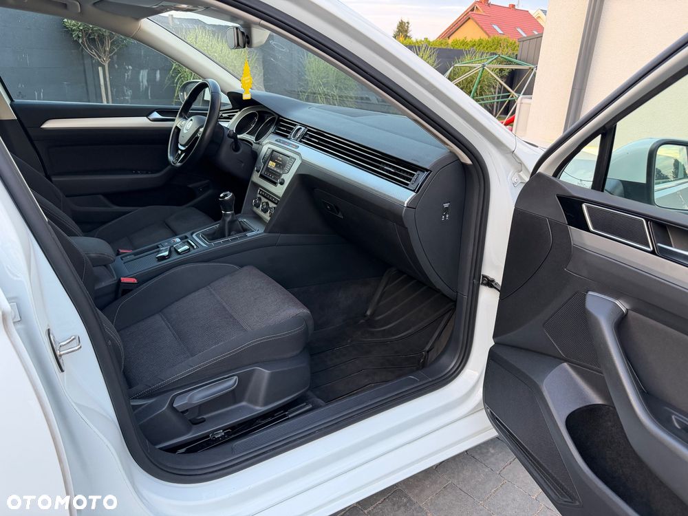 Volkswagen Passat 1.6 TDI (BlueMotion Technology) Comfortline - 36