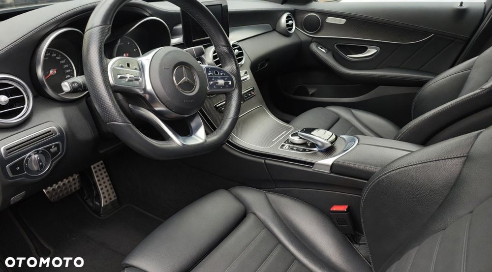 Mercedes-Benz Klasa C 300 d 4MATIC 9G-TRONIC - 9