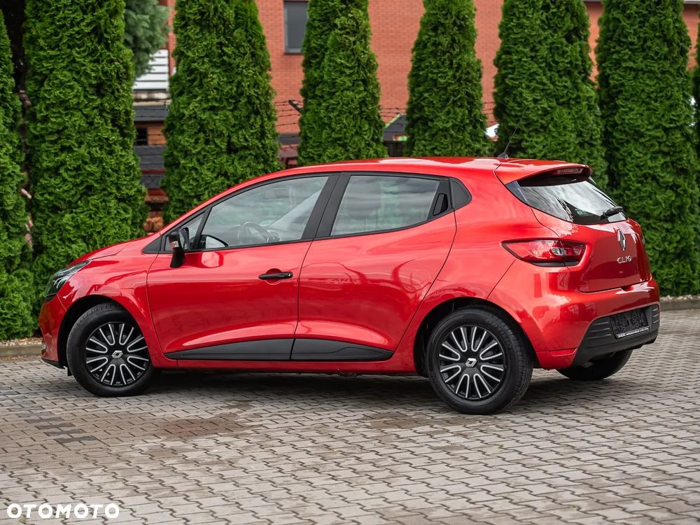 Renault Clio - 10