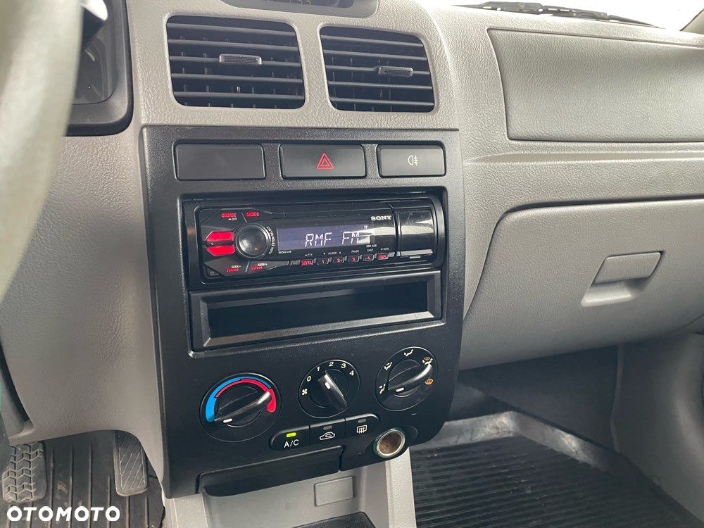 Kia Rio 1.3 LS - 10