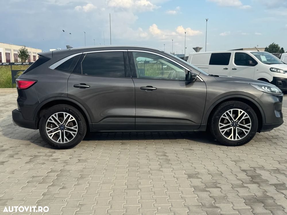 Ford Kuga 1.5 TDCi 2x4 Aut. Titanium - 8