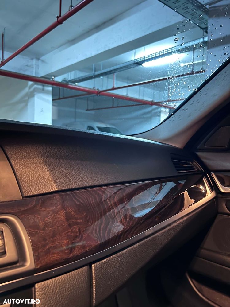 BMW Seria 5 520d Aut. Luxury Line - 13