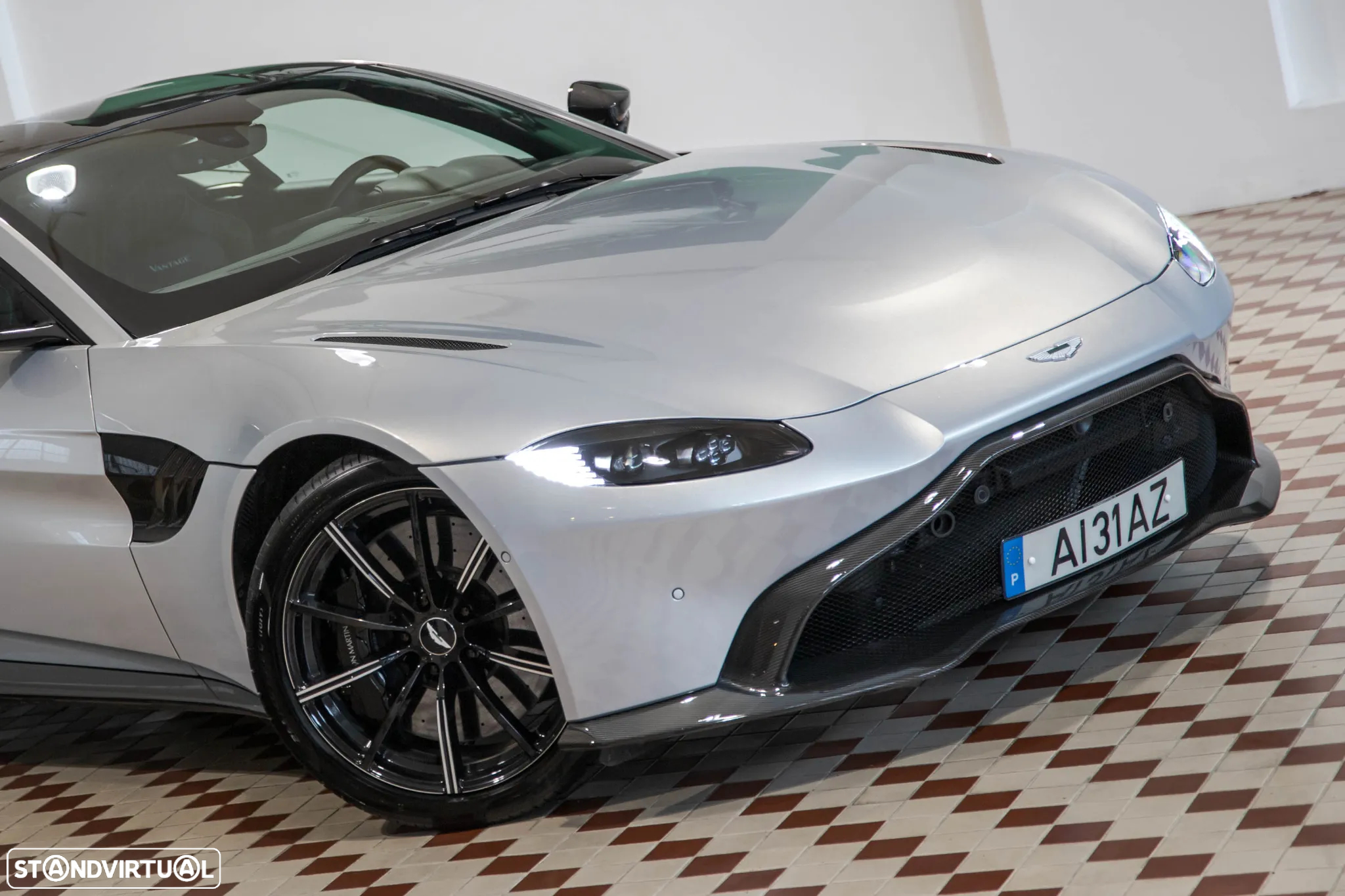 Aston Martin Vantage Coupe V8 AMR - 6