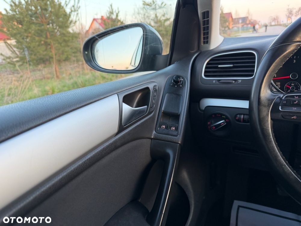 Volkswagen Golf 1.6 TDI DPF BlueMotion Technology Team - 29