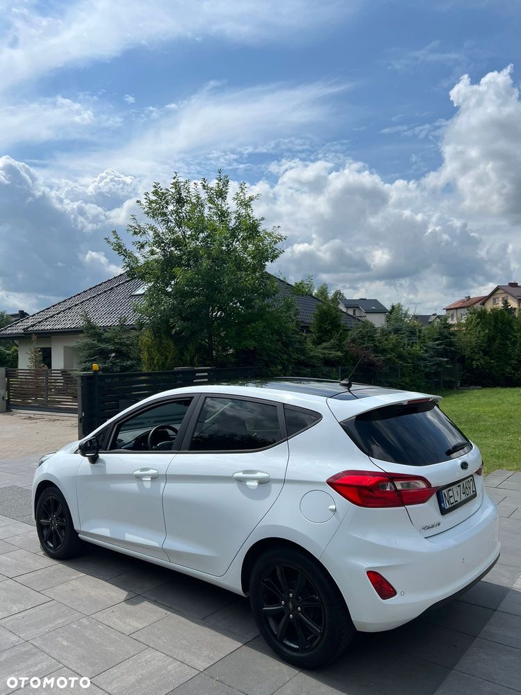 Ford Fiesta 1.0 EcoBoost S&S TITANIUM - 4