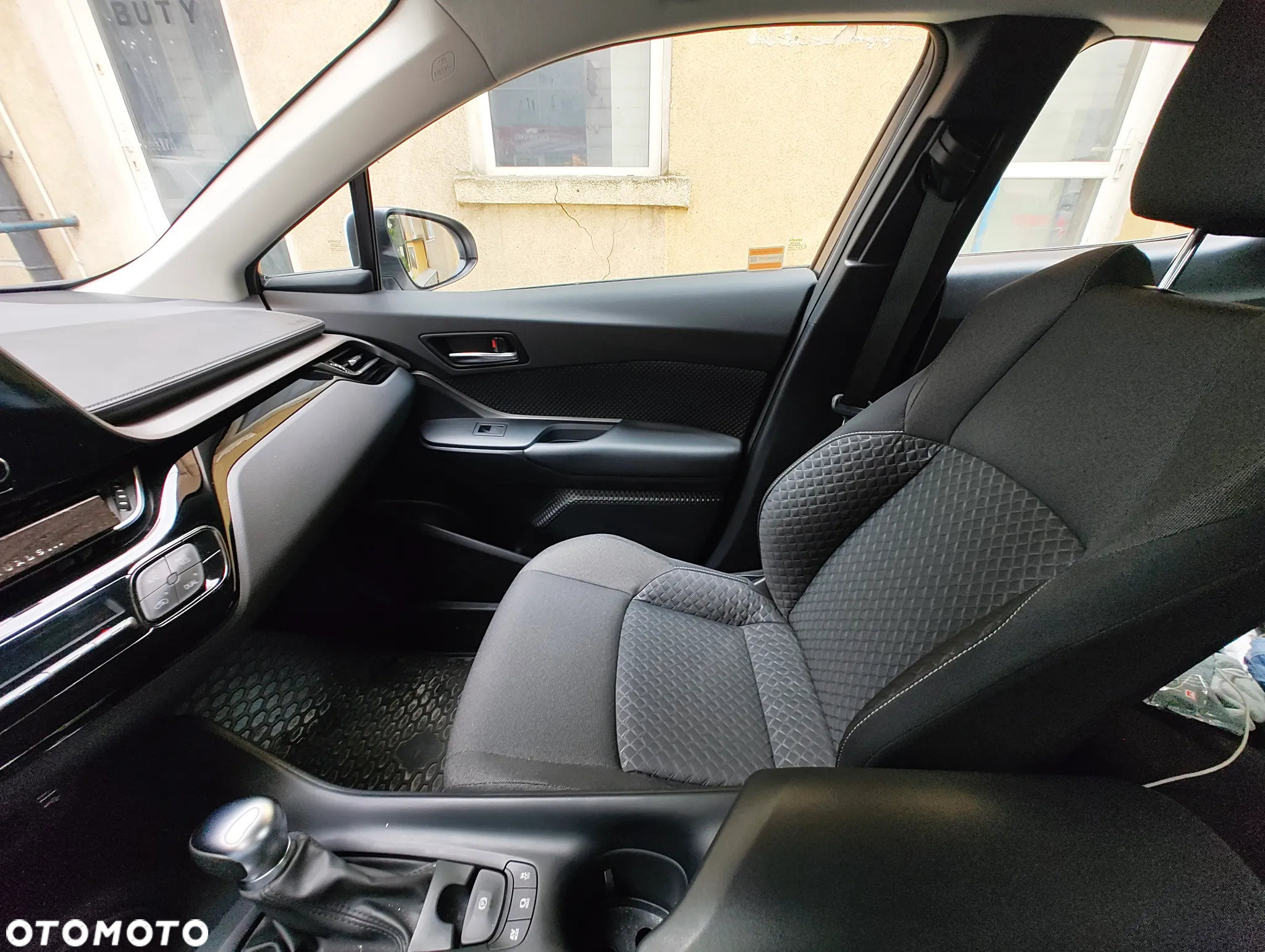 Toyota C-HR 1.8 Hybrid Comfort - 7