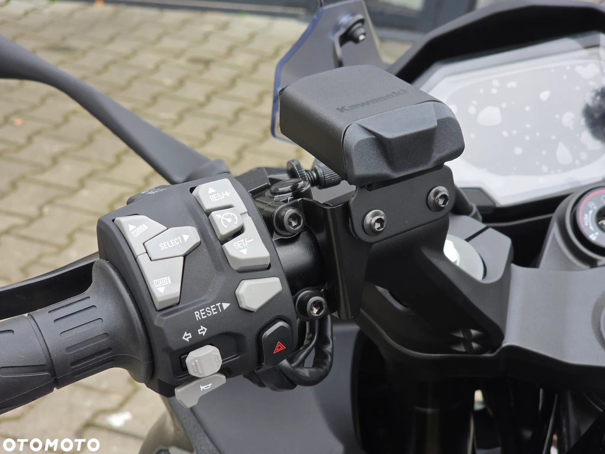 Kawasaki Ninja 1000 SX - 17