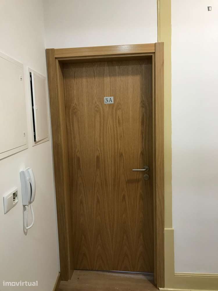 Quarto - localizado em Baixa Coimbra - Grande imagem: 5/8
