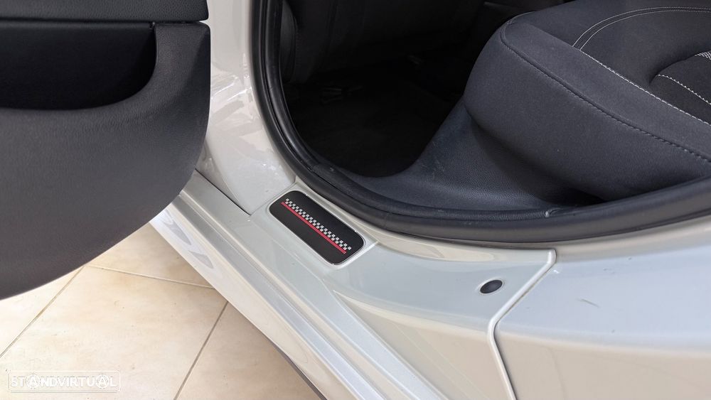 MINI 5 Portas Cooper D - 27